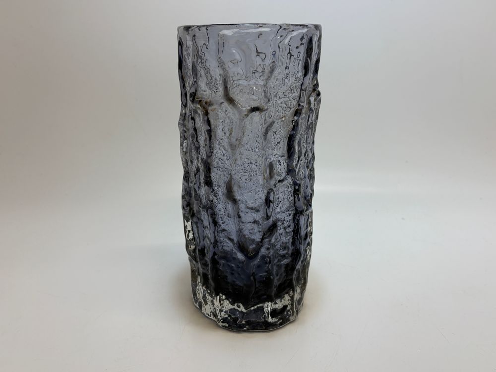 Lot 628: Whitefriars pewter bark glass vase by Geoffrey Baxter 23cm
