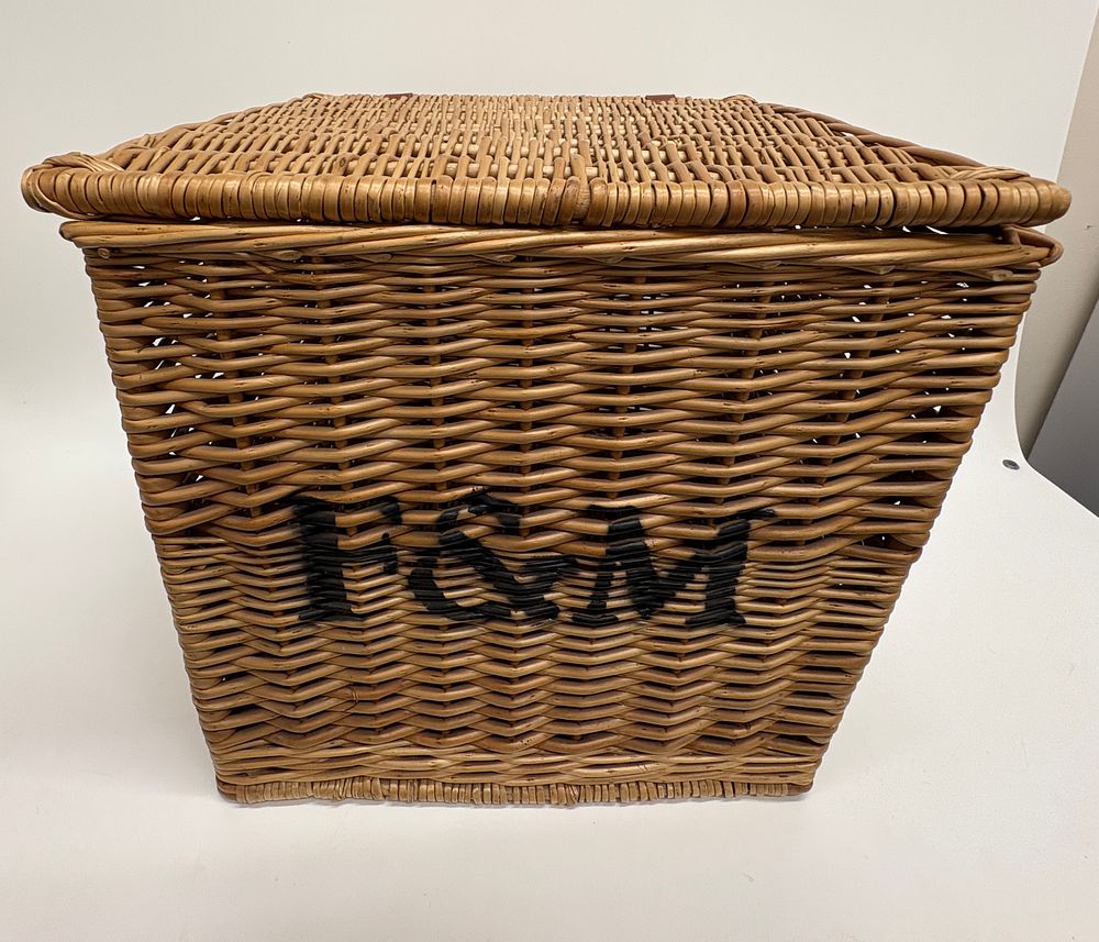 Lot 713: A Fortnum & Mason lidded wicker hamper basket