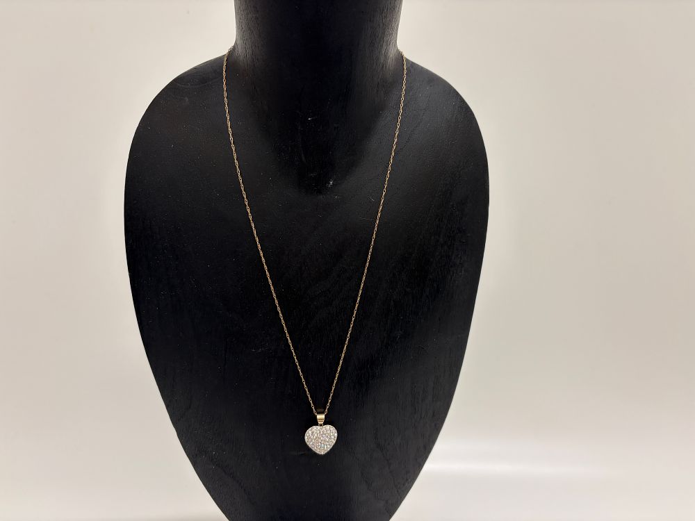 Lot 25: A 9ct Yellow Gold and Pavé-Set Heart Pendant Necklace Gross Circa 2.6g