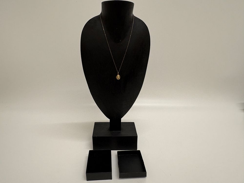 Lot 27: A 9 Carat Yellow Gold Teddy Bear Motif Locket Pendant on Chain Gross Circa 1.2g