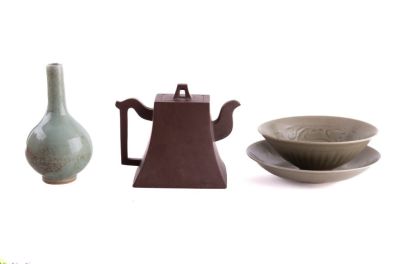 Chinese Geometrical Teapot, Vase, Plate, Bowl. A grouping of Chinese items consisting of a 
