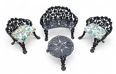 4 Pc Cast Iron Patio Set w/ Grapevine Motif. 4 piece cast iron patio set with grapevine motifs 