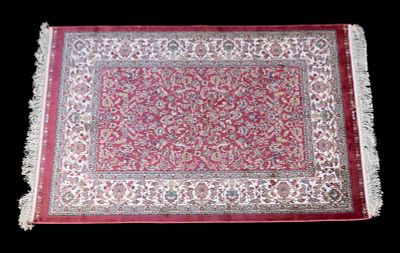 Turkish Hereke Silk Rug. Turkish Hereke bamboo silk rug measuring approx. 5' x 3' 1.5". New 