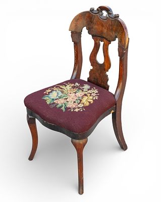 Antique Queen Anne-style Mahogany Side Chair. Antique Queen Anne-style mahogany side chair with 