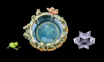 Majolica Pottery Flower Saucer, Murano Frog. Contemporary majolica style pottery flower pot 