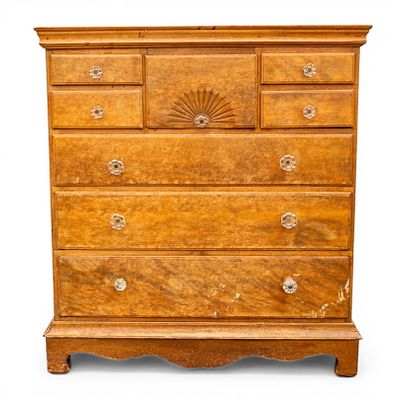 Antique 8-Drawer Chest / Dresser. 18C 8-drawer chest with dovetailed case, and shell carving 