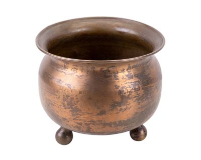 Hand Wrought Hammered Copper Spittoon. An antique hand wrought hammered copper spittoon 