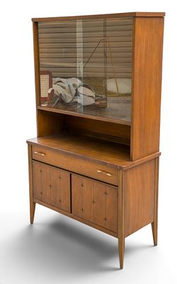 Broyhill Saga China Cabinet Mid-Century. Broyhill Saga dish / china cabinet featuring a 