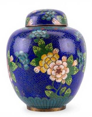 Chinese Cloisonne Ginger Jar w/ Lid. A cobalt blue Chinese cloisonne lidded ginger featuring a 