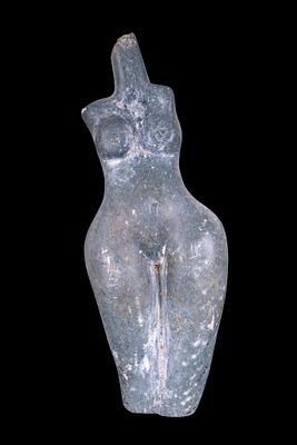 Green Marble Venus Garden Statue. A fine carved and polished dark green stone (feels like 