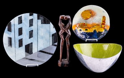 Modernist Decor w/ Glass Charger, Plate. Modernist decor collection featuring one abstract glass 