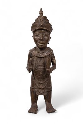 Vintage Benin Bronze Warrior Figure. Benin bronze statue likely depicting the Ona (king) 