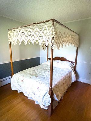 Antique-Style Hagerty Four Poster Canopy Bed. Note being sold with canopy lace and bedspread. 