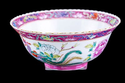 Straits Chinese Nyonya Peranakan Famille Rose Bowl. Chinese export porcelain bowl made for the 