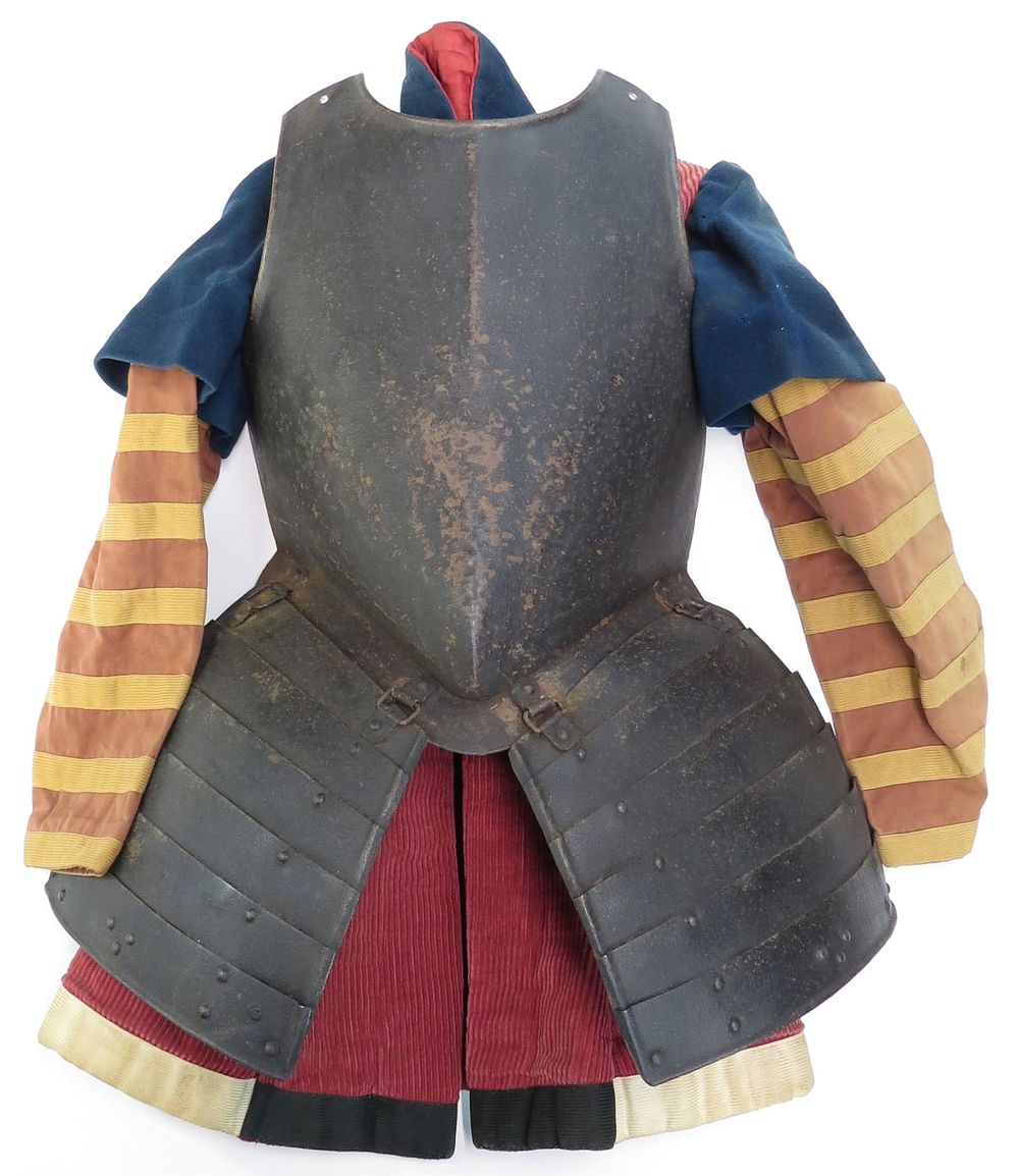 Lot 165: AN ENGLISH CIVIL WAR ARMOR BREASTPLATE AND TASSETS