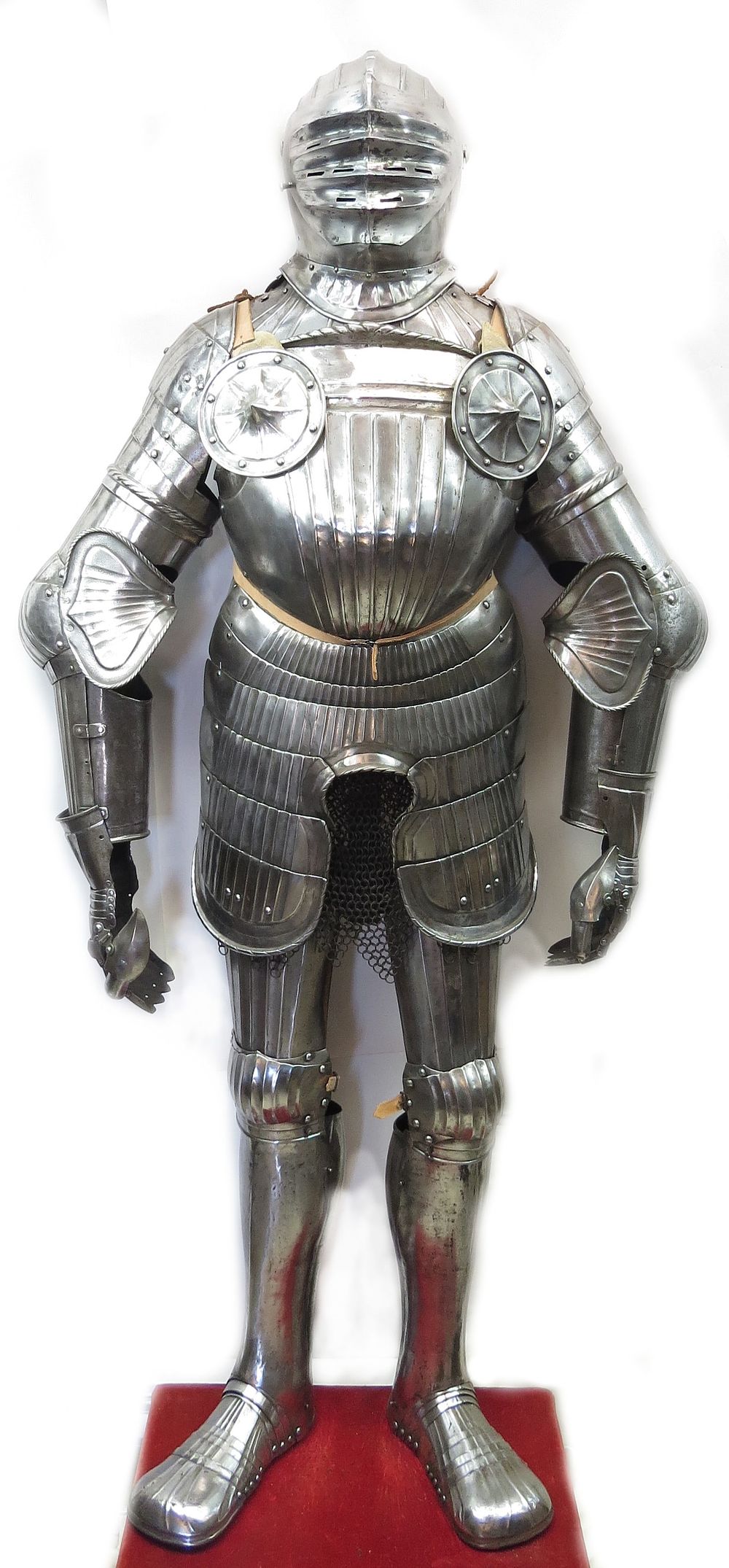 Lot 171: A FINE VICTORIAN-ERA MAXIMILIAN ARMOR