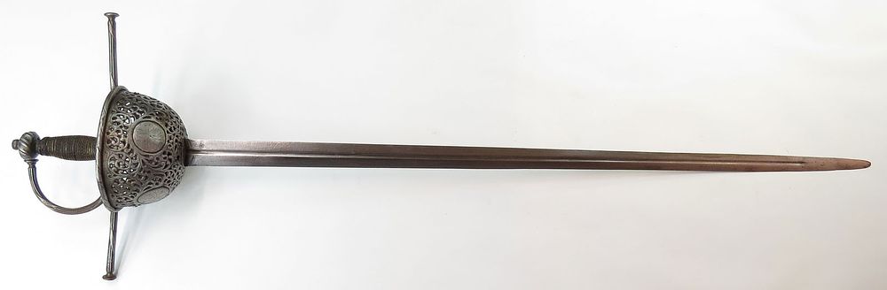 Lot 172: AN ITALIAN CUPHILT RAPIER SWORD