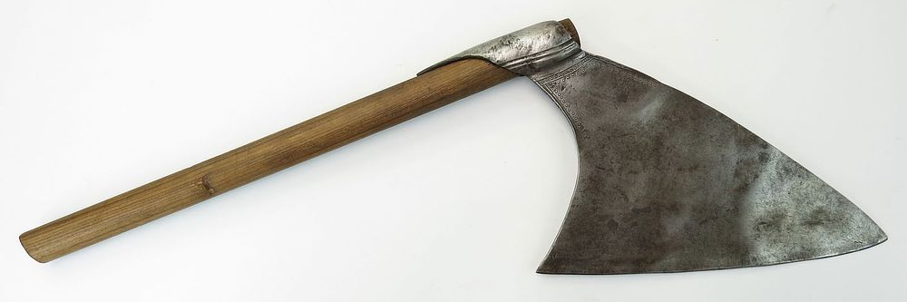 Lot 218: A RARE INDIAN THROWING AXE