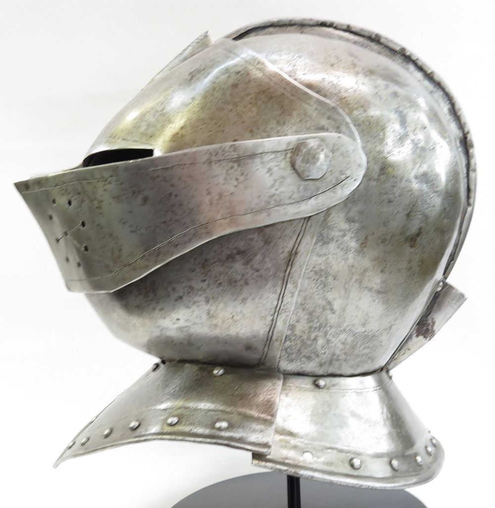 Lot 172: A RARE NORTHERN EUROPEAN CLOSE HELMET