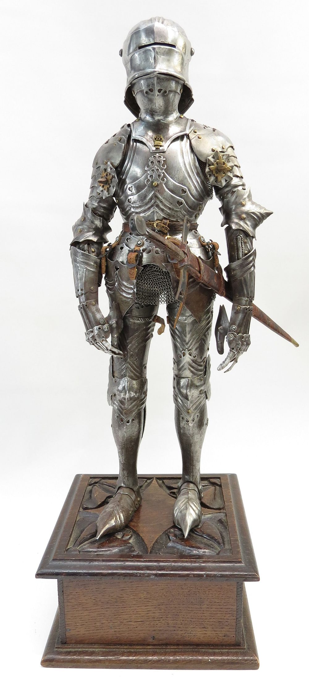 Lot 175: A FINE MINIATURE GOTHIC ARMOR SUIT