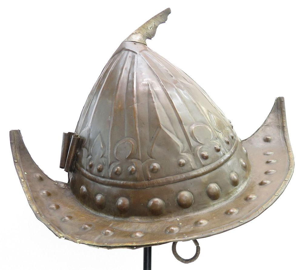 Lot 163: A HELMET OF THE SULTAN OF SULAWESIS BODYGUARD