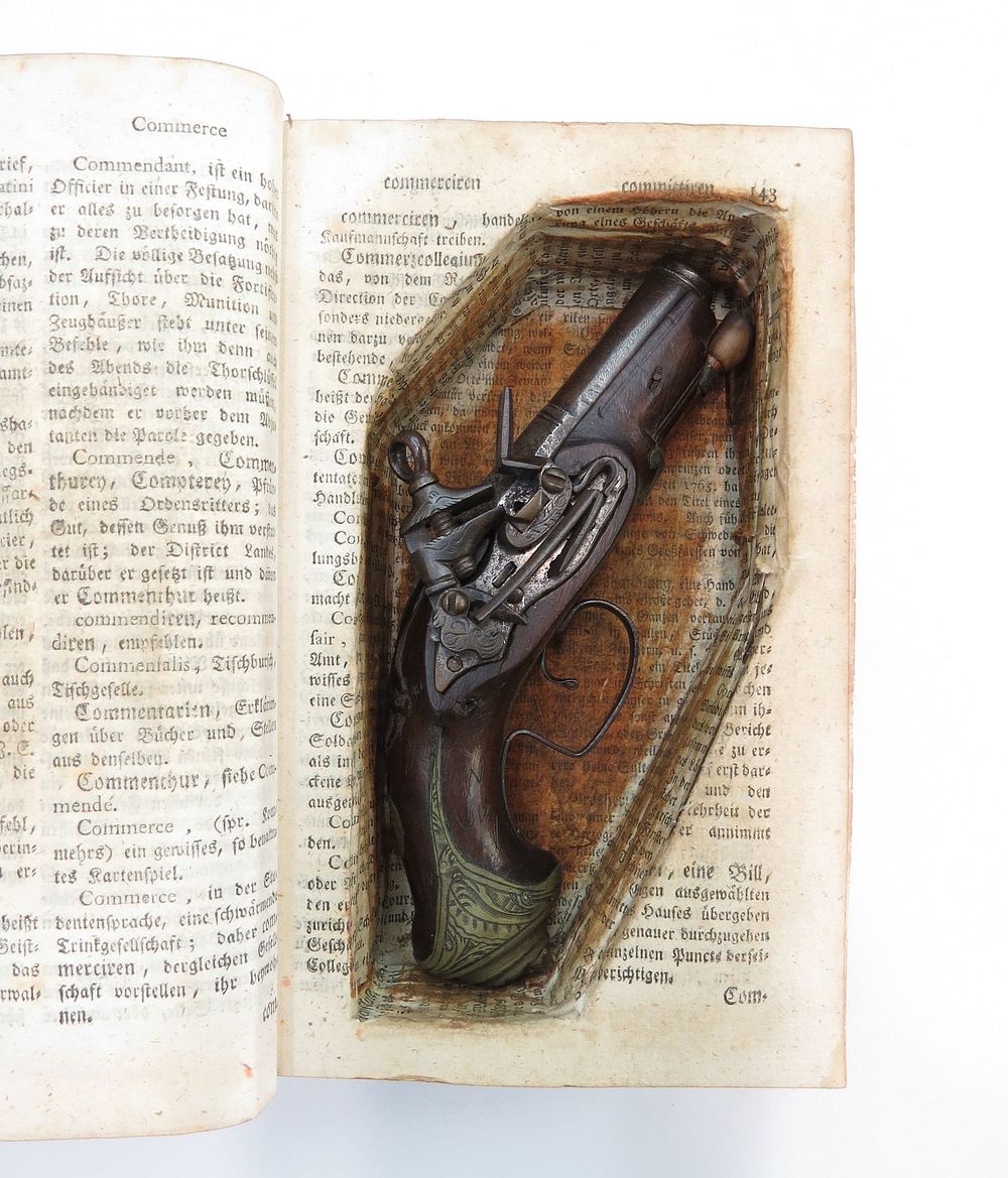 Lot 169: A VERY RARE CASED SPANISH MIQUELET PISTOL