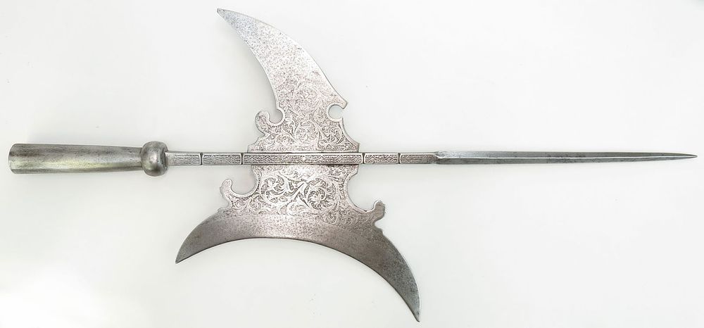Lot 182: A GERMAN HALBERD HEAD