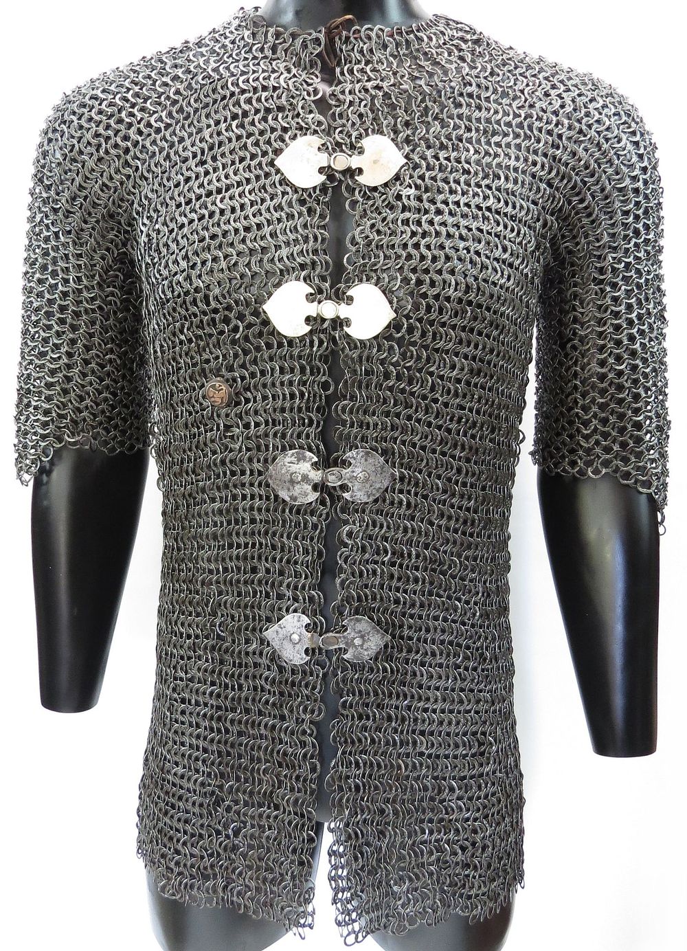 Lot 189: A RARE MAMLUK DHIR COAT OF MAIL ARMOR