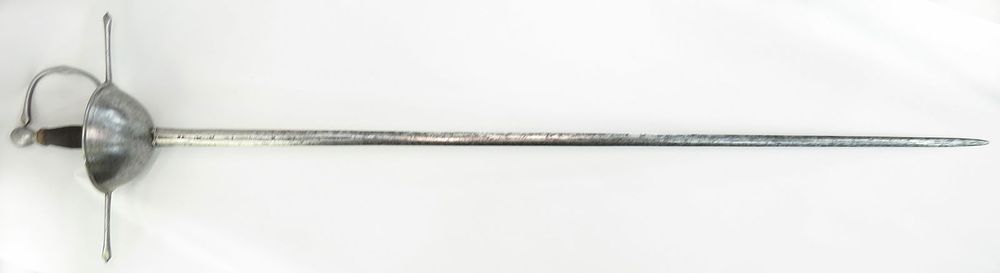 Lot 193: A RARE IBERIAN CUPHILT RAPIER