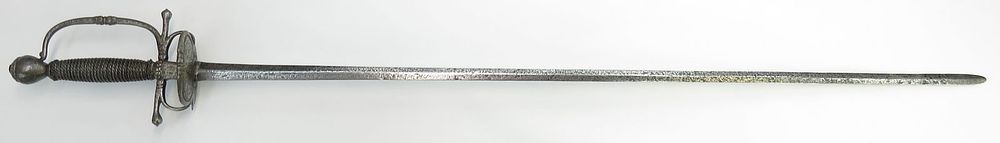 Lot 214: A RARE GERMAN TRANSITIONAL RAPIER SWORD