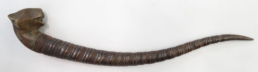 Lot 219: A RARE INDIAN FAKIRS HORN
