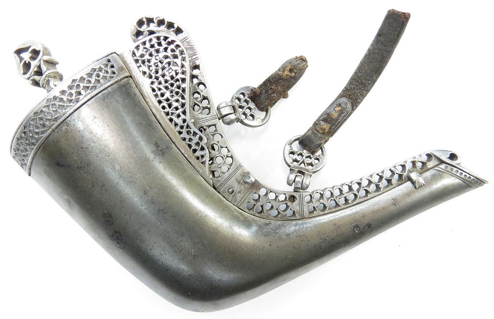 Lot 248: A RARE PERSIAN BARUTDAN PRIMING FLASK
