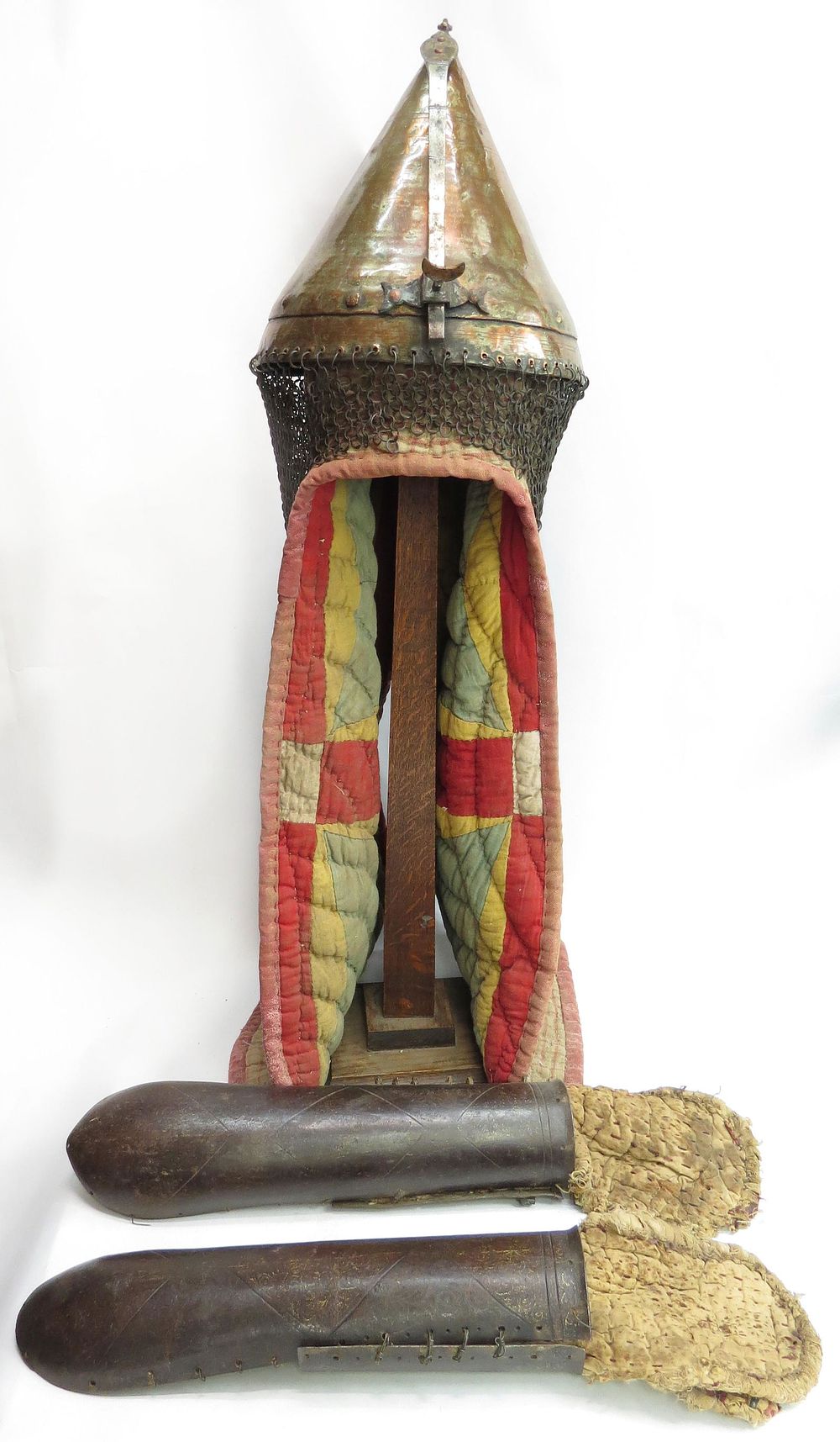 Lot 275: AN IMPORTANT SUDANESE HELMET AND ARM GUARDS ARMOR