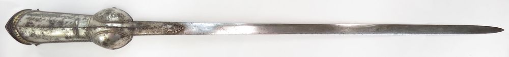 Lot 314: AN INDIAN PATA SWORD