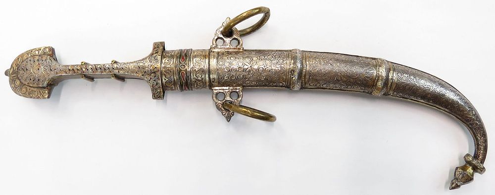 Lot 319: A MOROCCAN KOUMYA DAGGER