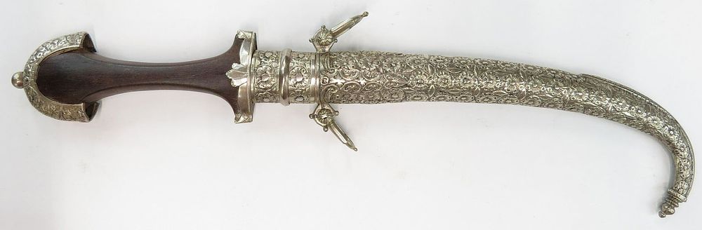 Lot 338: A MOROCCAN KOUMYA DAGGER
