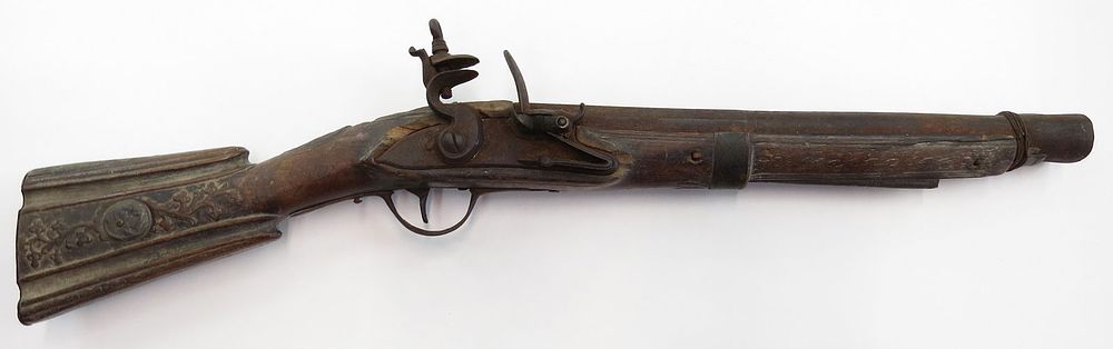 Lot 163: A RARE SPANISH BLUNDERBUSS