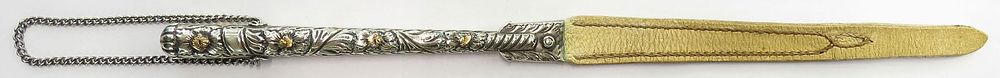 Lot 173: A FINE GAUCHO RIDING CROP