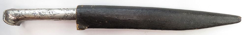 Lot 182: AN OTTOMAN BICHAK DAGGER
