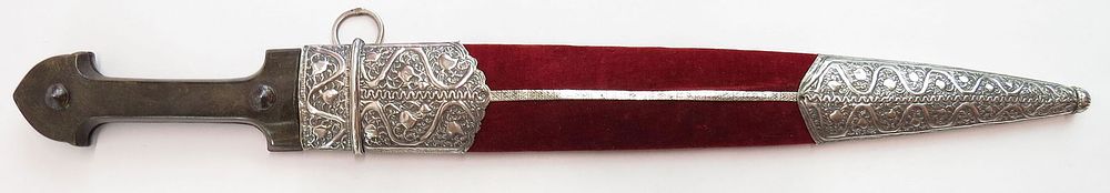 Lot 187: A LARGE CAUCASIAN BAZALAI KINDJAL DAGGER