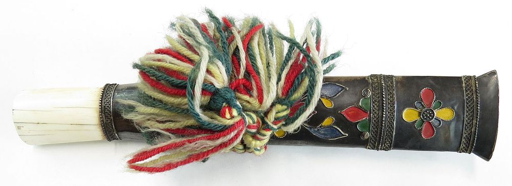 Lot 211: A BURMESE DHA DAGGER