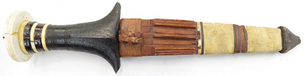 Lot 267: A SUDANESE ARM DAGGER