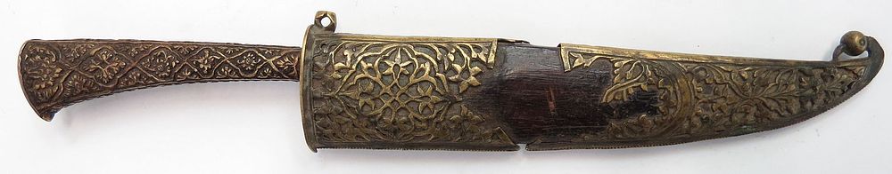 Lot 282: AN INDIAN KARD DAGGER