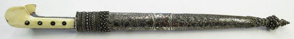 Lot 310: A FINE SERBIAN BICHAK DAGGER