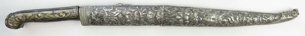 Lot 329: A GREEK REVOLUTIONARY-ERA BICHAGI DAGGER