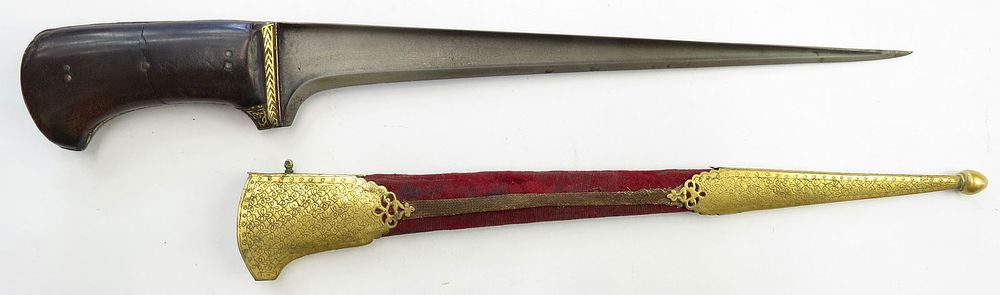 Lot 333: AN INDIAN PESH QABZ DAGGER
