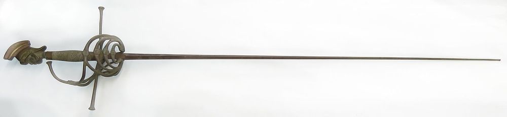 Lot 390: A DECORATIVE FENCING FOIL