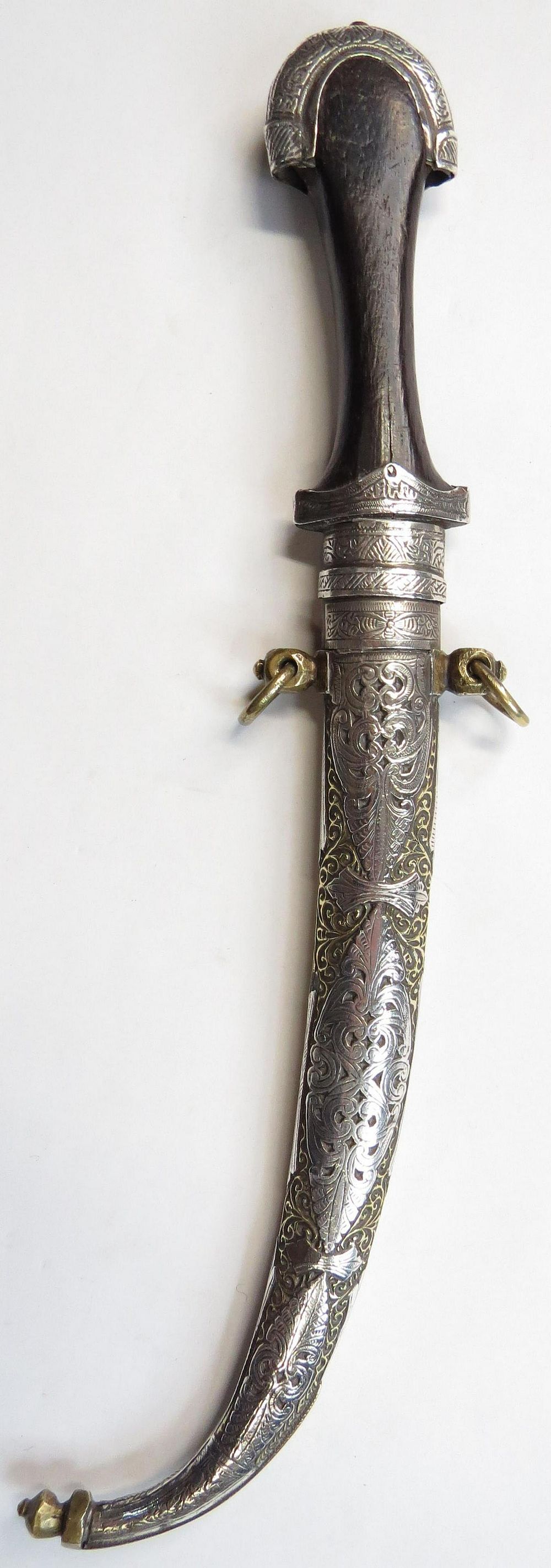 Lot 207: A MOROCCAN KOUMYA DAGGER