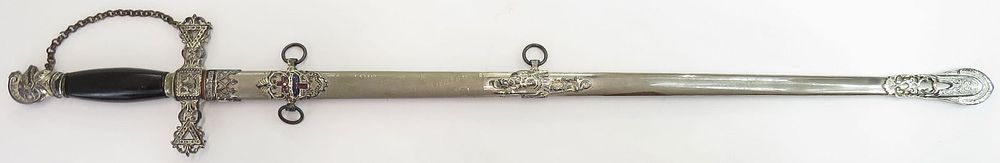 Lot 349: A KNIGHTS OF COLUMBUS SWORD