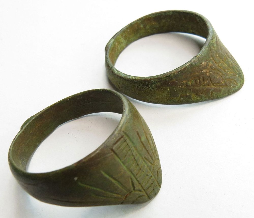 Lot 357: TWO OTTOMAN ARCHERS RINGS